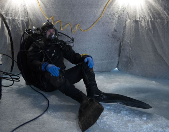 Penyelam torpedo AS (ICEX 2018) Penyelam torpedo AS (ICEX 2018)