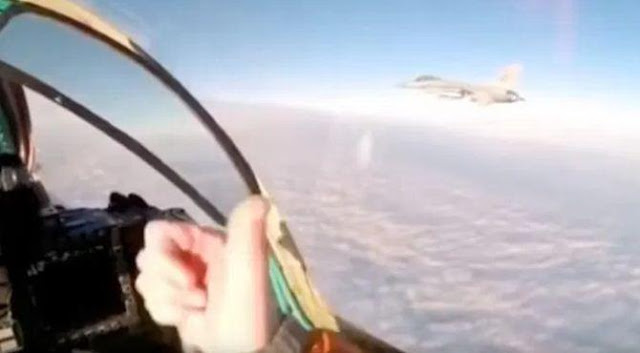 MIg-31 Rusia bertemu F-16 NATO MIg-31 Rusia bertemu F-16 NATO
