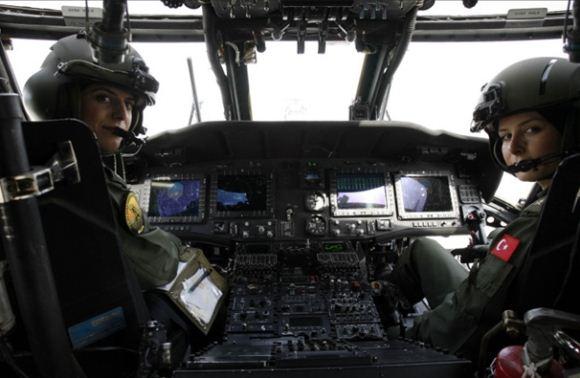 Pilot Wanita dalam Angkatan Bersenjata Turki