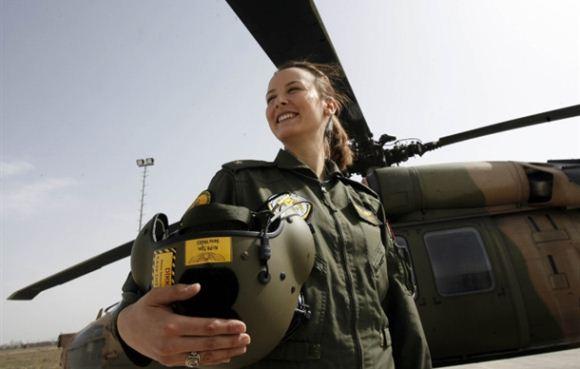 Pilot Wanita dalam Angkatan Bersenjata Turki