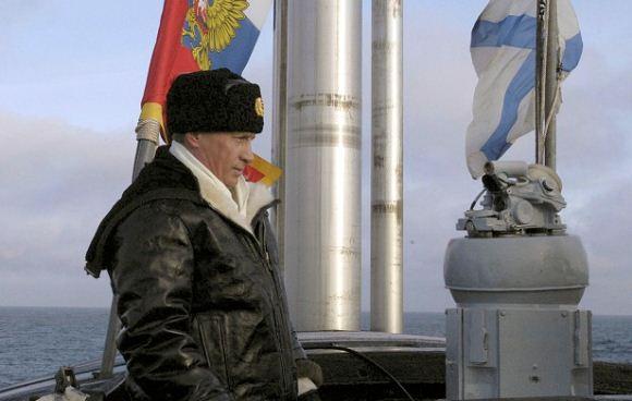 Presiden Rusia Vladimir Putin di atas kapal nuklir Arkhangelsk Presiden Rusia Vladimir Putin di atas kapal nuklir Arkhangelsk