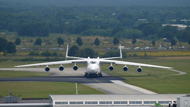 Antonov AN-225 pesawat kargo terbesar di dunia