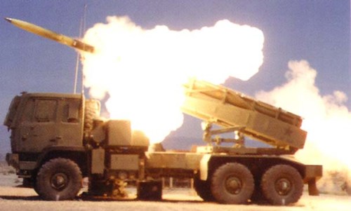 HIMARS HIMARS menembakkan roket