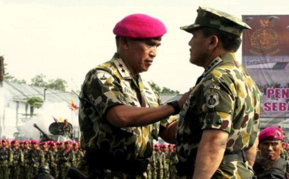 Warga kehormatan Korps Marinir Warga kehormatan Korps Marinir