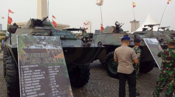 Pameran Alutsista TNI di Kawasan Monas Pameran Alutsista TNI di Kawasan Monas