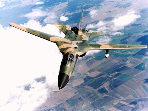 F-111 Aardvark Pesawat tercepat di dunia 2012