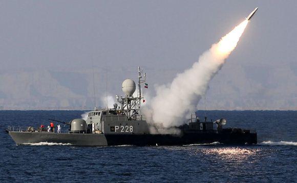 Angkatan Laut Iran menembakkan ruda Mehrab Angkatan Laut Iran menembakkan ruda Mehrab