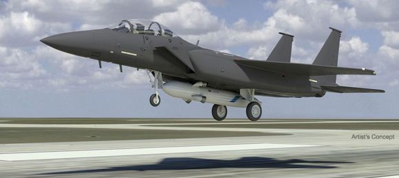 F-15 Strike Eagle dan peluncur satelit