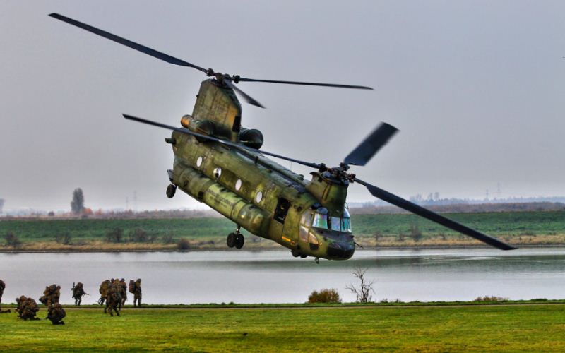Boeing CH-47 Chinook Boeing CH-47 Chinook
