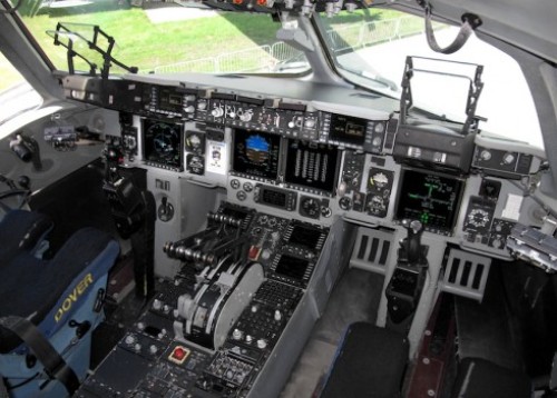 Kokpit Boeing C-17 pesawat kargo