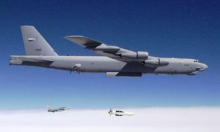 B-52 Stratofortress B-52 Stratofortress