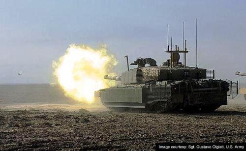 Tank Challenger 2 Tank Challenger 2 Angkatan Darat Inggris melakukan penembakan dalam latihan