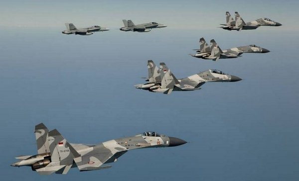 Empat Sukhoi Indonesia Tiba di Darwin Dikawal F/A-18 Super Hornet Australia