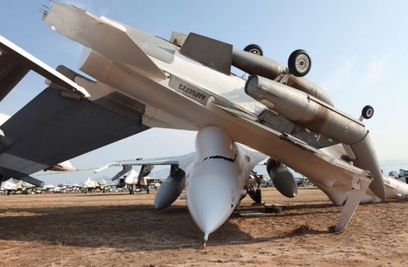F-16 menimpa F-16 F-16 menimpa F-16