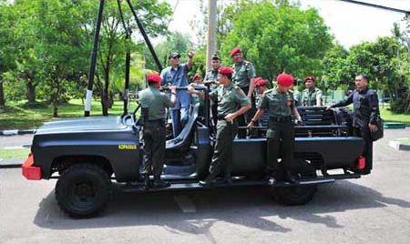 Wamenhan pimpin apel dansat Kopassus Wamenhan pimpin apel dansat Kopassus