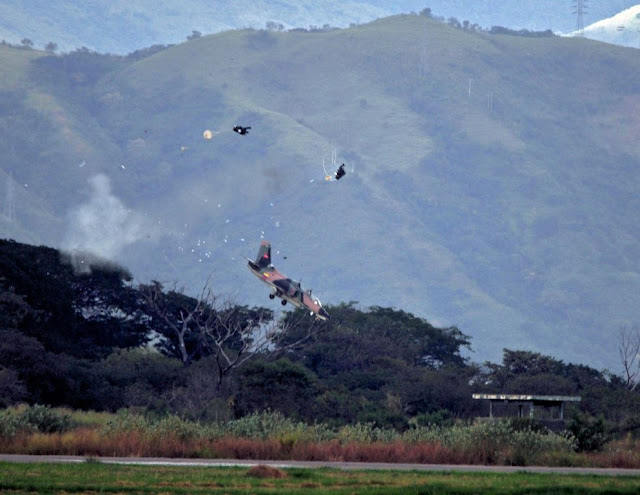 Kursi Lontar Selamatkan Dua Pilot Venezuela