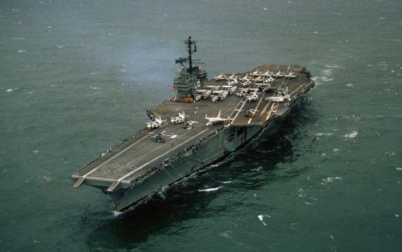 USS Forrestal USS Forrestal saat perang Vietnam