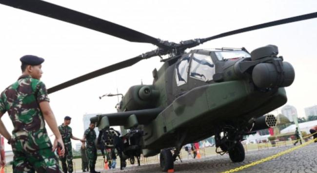 Apache AH 64E di Pameran Alutsista Monas Apache AH 64E di Pameran Alutsista Monas
