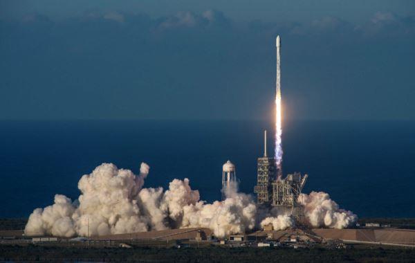 SpaceX - peluncuran SpaceX - peluncuran