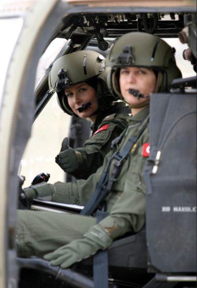 Pilot Wanita dalam Angkatan Bersenjata Turki