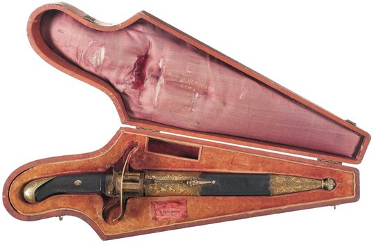 Pistol Revolver Belati Presiden Peru