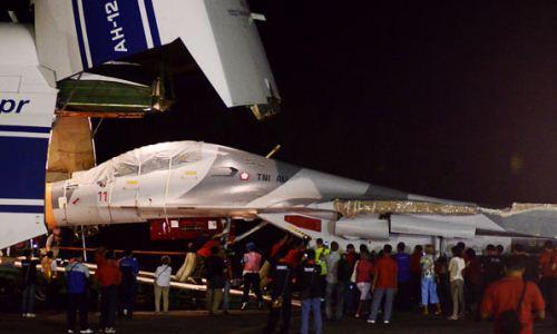 Sukhoi tiba di Lanud Hasanudin Makassar Sukhoi tiba di Lanud Hasanudin Makassar