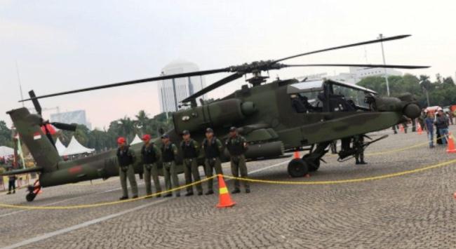 Apache AH 64E di Pameran Alutsista Monas Apache AH 64E di Pameran Alutsista Monas