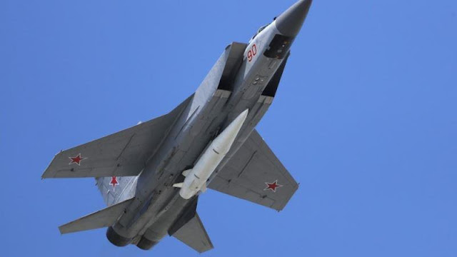 Rudal Kinzhal pada MiG-31K Rudal Kinzhal pada MiG-31K