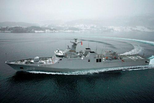 KRI Frans Kaisiepo-368 TNI AL dan AL Singapura Gelar Latma Sea Eagle 22/12