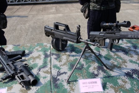 senapan runduk Pameran Angkatan Laut Cina
