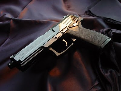 pistol terbaik