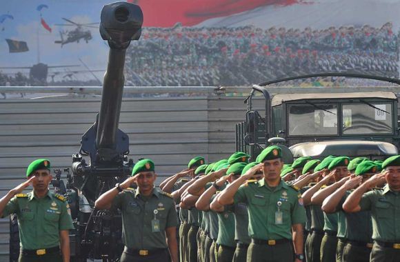 Penyerahan meriam KH 179 Penyerahan meriam KH 179
