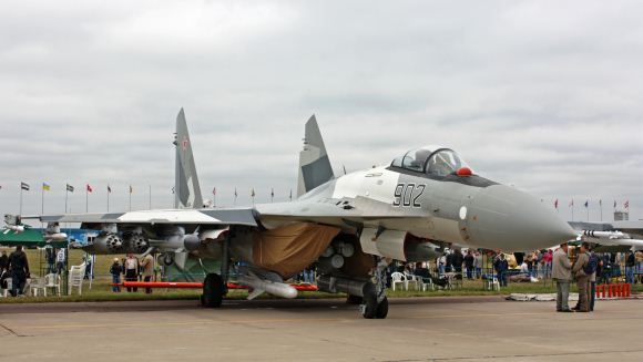 Su-35 saat MAKS 2009 Su-35 saat MAKS 2009