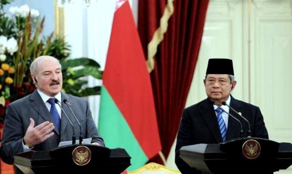 Presiden SBY dan Presiden Alexander Lukashenko RI-Belarusia Produksi Bersama Sistem Senjata Panser Anoa