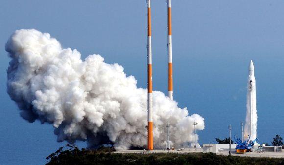 Korea Luncurkan Roket Luar Angkasa Korea Luncurkan Roket Luar Angkasa