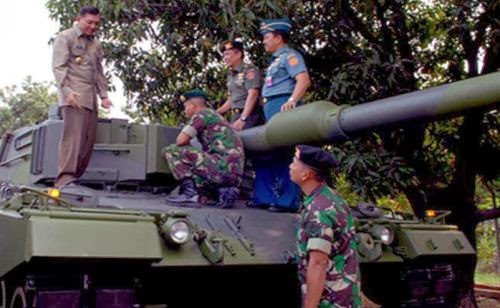 Wamenhan tinjau Leopard TNI AD Wamenhan tinjau Leopard TNI AD