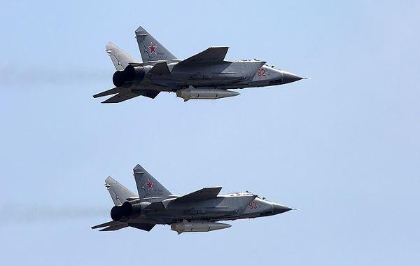 MiG-31K Membawa Rudal Hipersonik Kinzhal MiG-31K Membawa Rudal Hipersonik Kinzhal