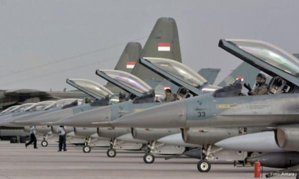 Keberangkatan 8 F-16 ke Darwin Keberangkatan 8 F-16 ke Darwin