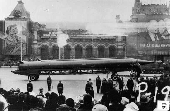 Rudal balistik jarak menengah Uni Soviet R-12 Rudal balistik jarak menengah Uni Soviet R-12