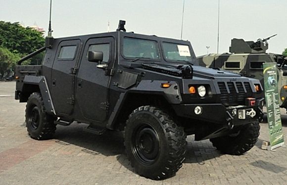 Rantis 4x4 komodo Rantis 4x4 Komodo produksi PT Pindad