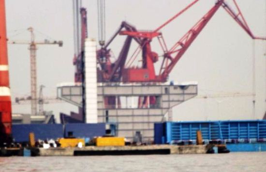 Kapal induk pertama buatan China Kapal induk pertama buatan China
