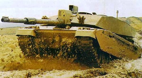 Tank Challenger 2 Saat latihan