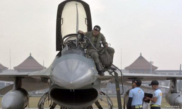 Keberangkatan 8 F-16 ke Darwin Keberangkatan 8 F-16 ke Darwin