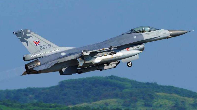 F-16 Rocaf F-16 Rocaf