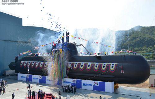 Peluncuran kapal selam Tipe 214 Korea Selatan Peluncuran kapal selam Tipe 214 Korea Selatan