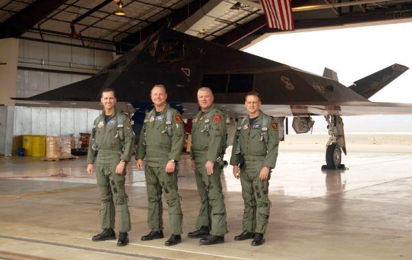 Mantan pilot F-117 Mantan pilot F-117
