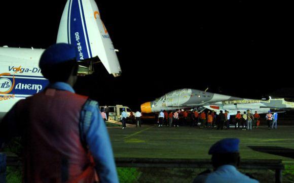 Dua Sukhoi Su-30MK2 Tiba di Makassar Dua Sukhoi Su-30MK2 Tiba di Makassar