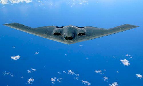 Pembom siluman B-2 Spirit Pembom siluman B-2 Spirit